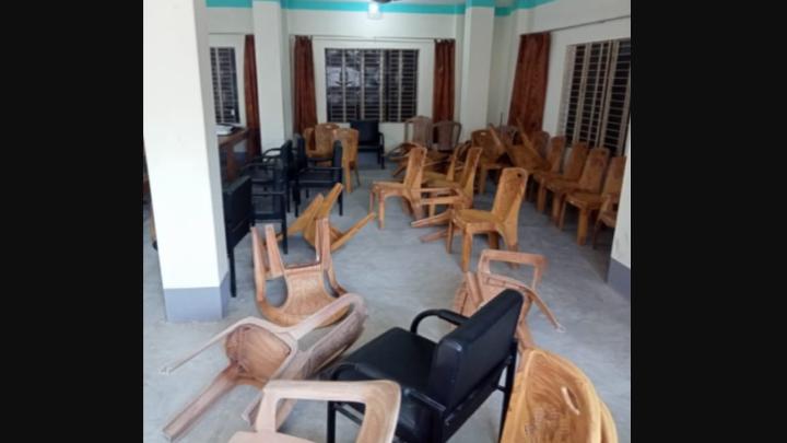 বরগুনায় সালিশি বৈঠকে মৎস্য ব্যবসায়িদের হামলা ভাঙচুর বরগুনায় সালিশি বৈঠকে মৎস্য ব্যবসায়িদের হামলা ভাঙচুর